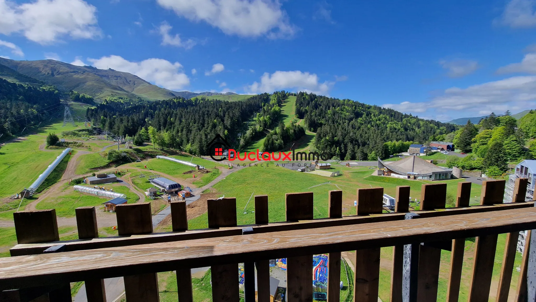 Studio de 31m2 au Lioran avec vue panoramique - AURILLAC 