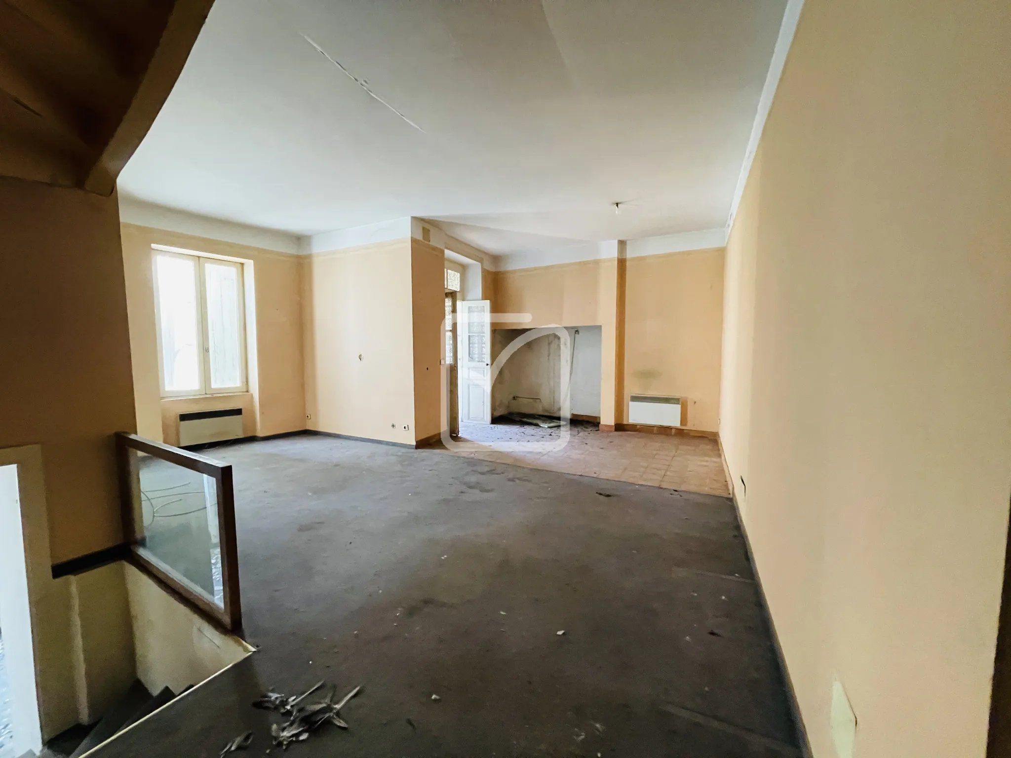 Demeure de caractère à Gourdon - 200m2 - Rénovation à prévoir 