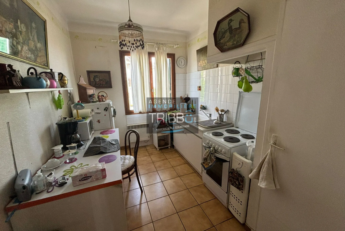 Villa 5 Chambres avec Jardin et Garage à Perpignan 