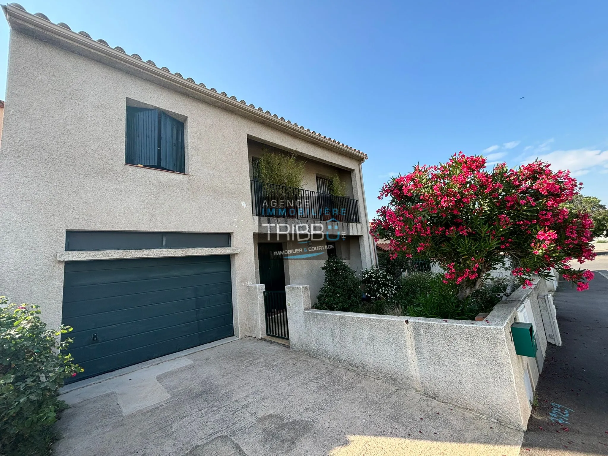 Villa 5 Chambres avec Jardin et Garage à Perpignan 