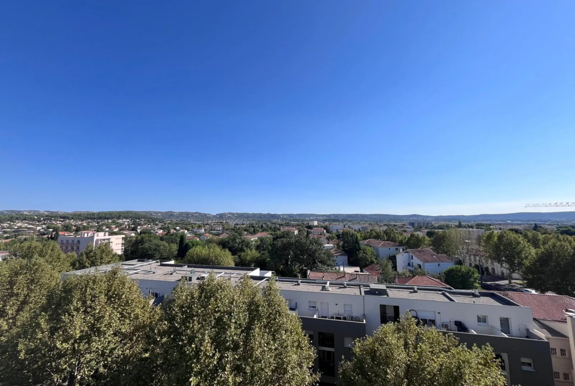 Appartement de type 2 en centre ville avec ascenseur - MARIGNANE 