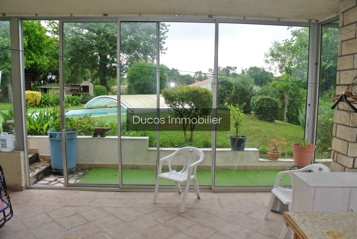 Maison avec vue sur Marmande et piscine à Beaupuy 