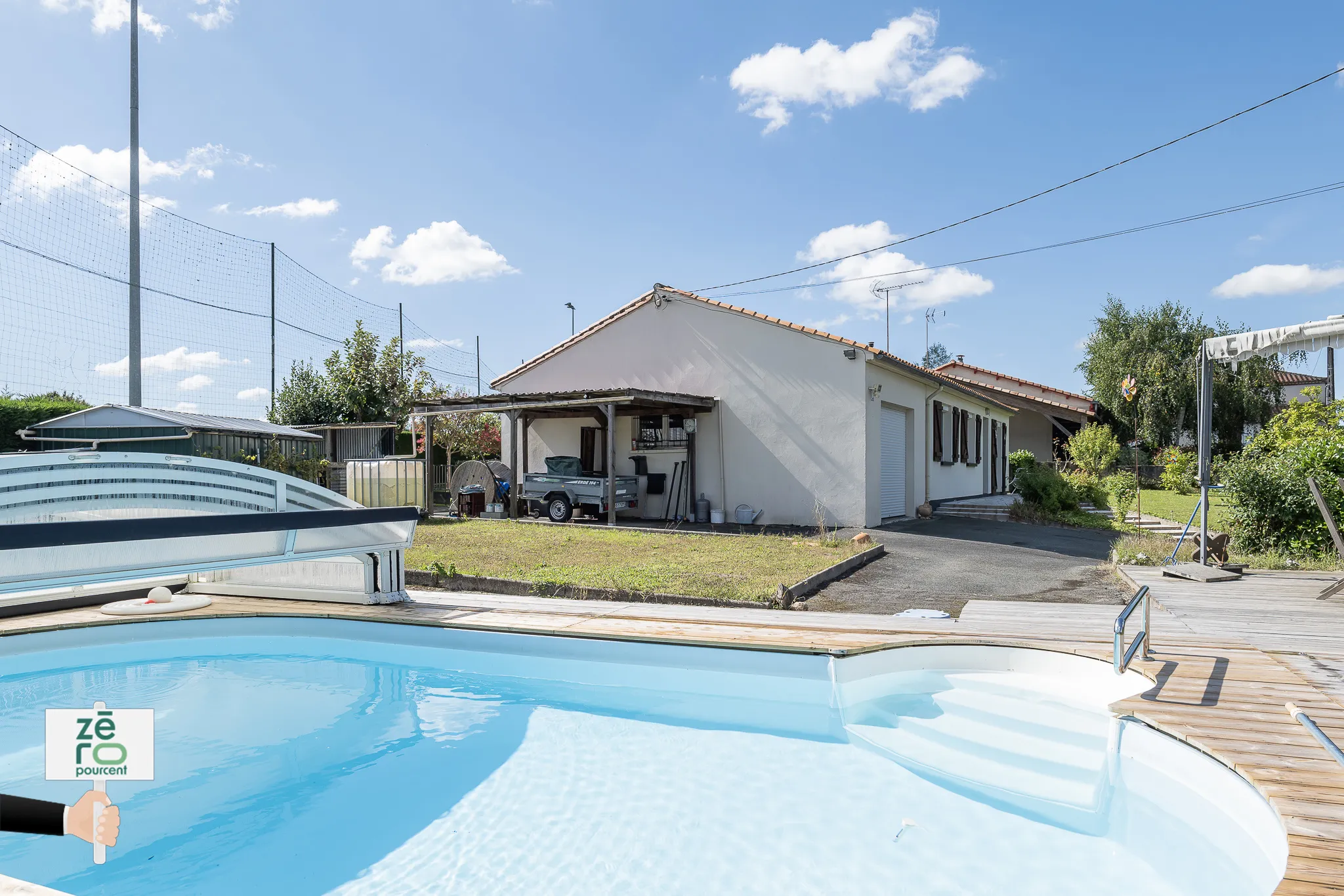 Maison lumineuse avec piscine à La Chaize-le-vicomte 