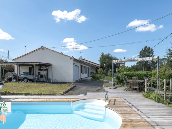 Maison lumineuse avec piscine à La Chaize-le-vicomte