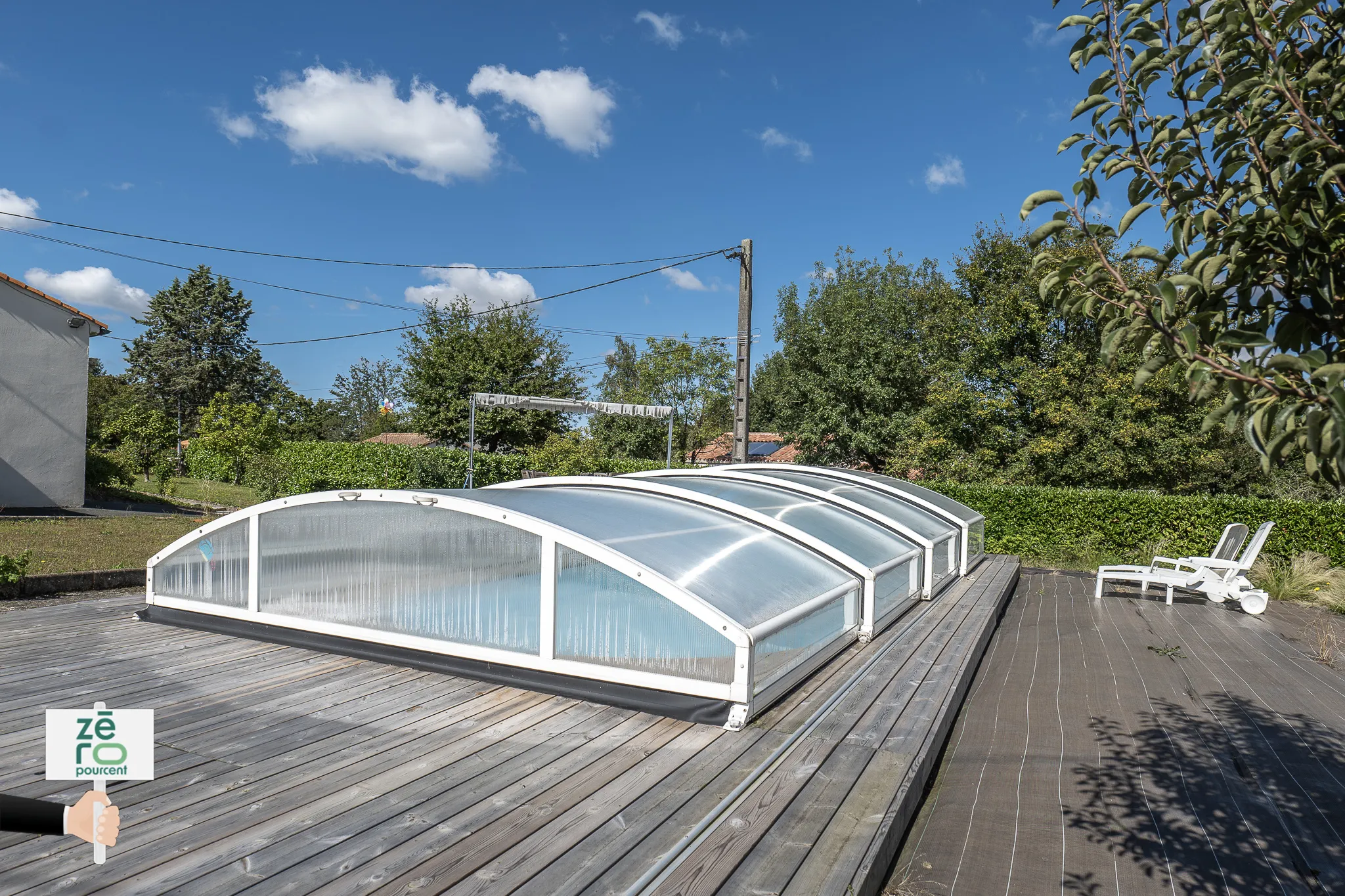 Maison lumineuse avec piscine à La Chaize-le-vicomte 