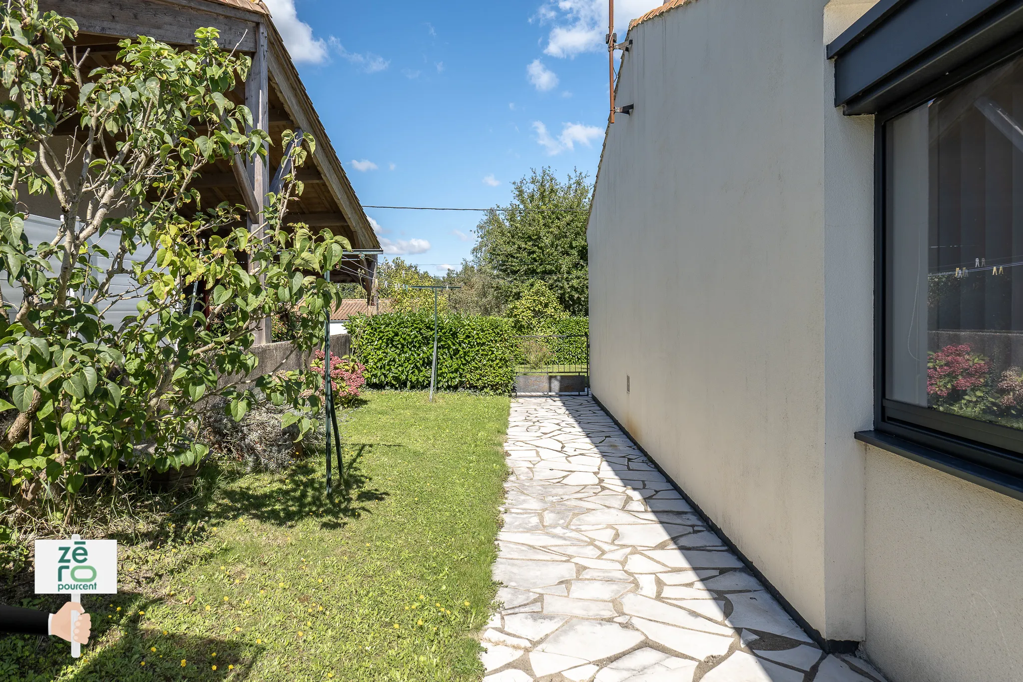 Maison lumineuse avec piscine à La Chaize-le-vicomte 