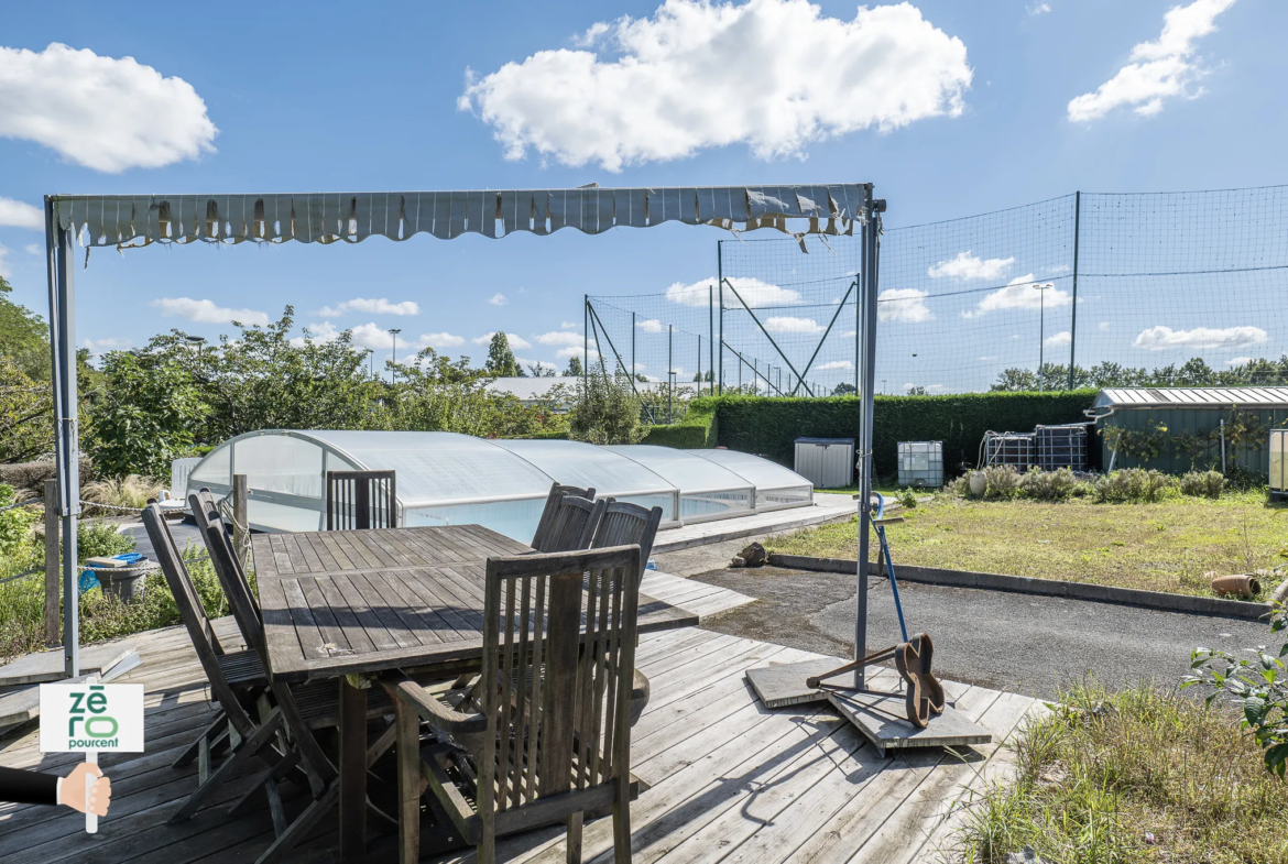 Maison lumineuse avec piscine à La Chaize-le-vicomte 