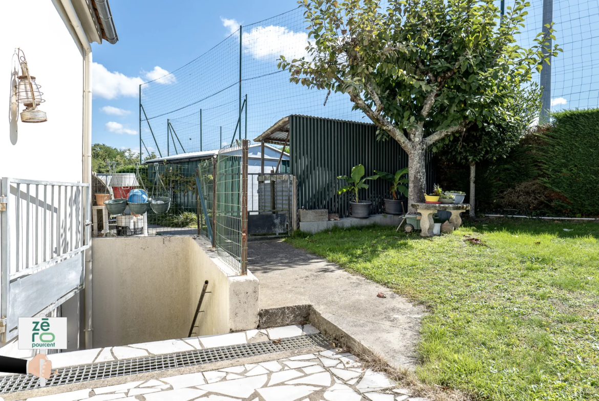 Maison lumineuse avec piscine à La Chaize-le-vicomte 