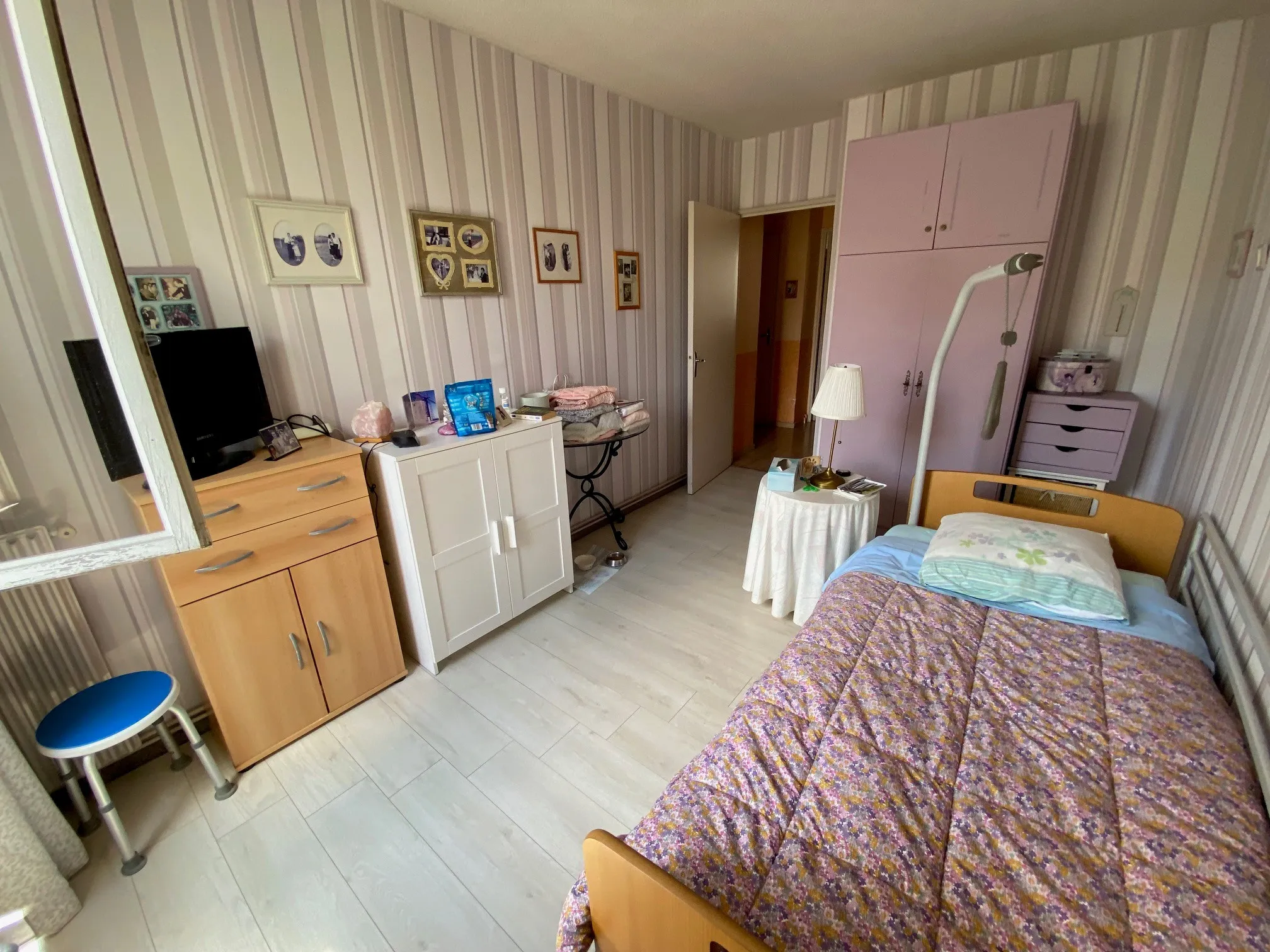 Appartement T3 à Nimes avec balcon ensoleillé et stationnement privé 