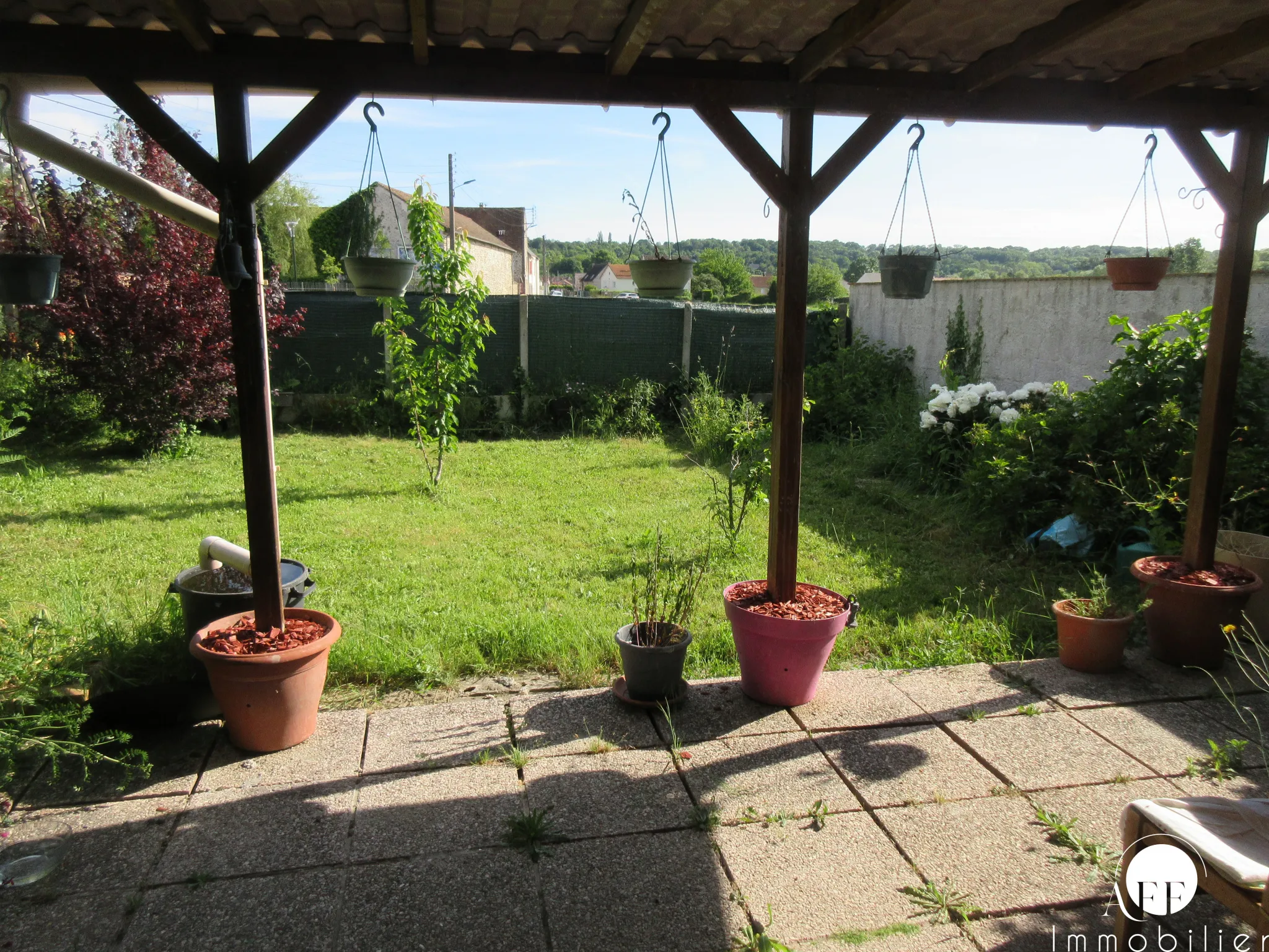 Spacious Pavilion in MOUROUX with Garage 