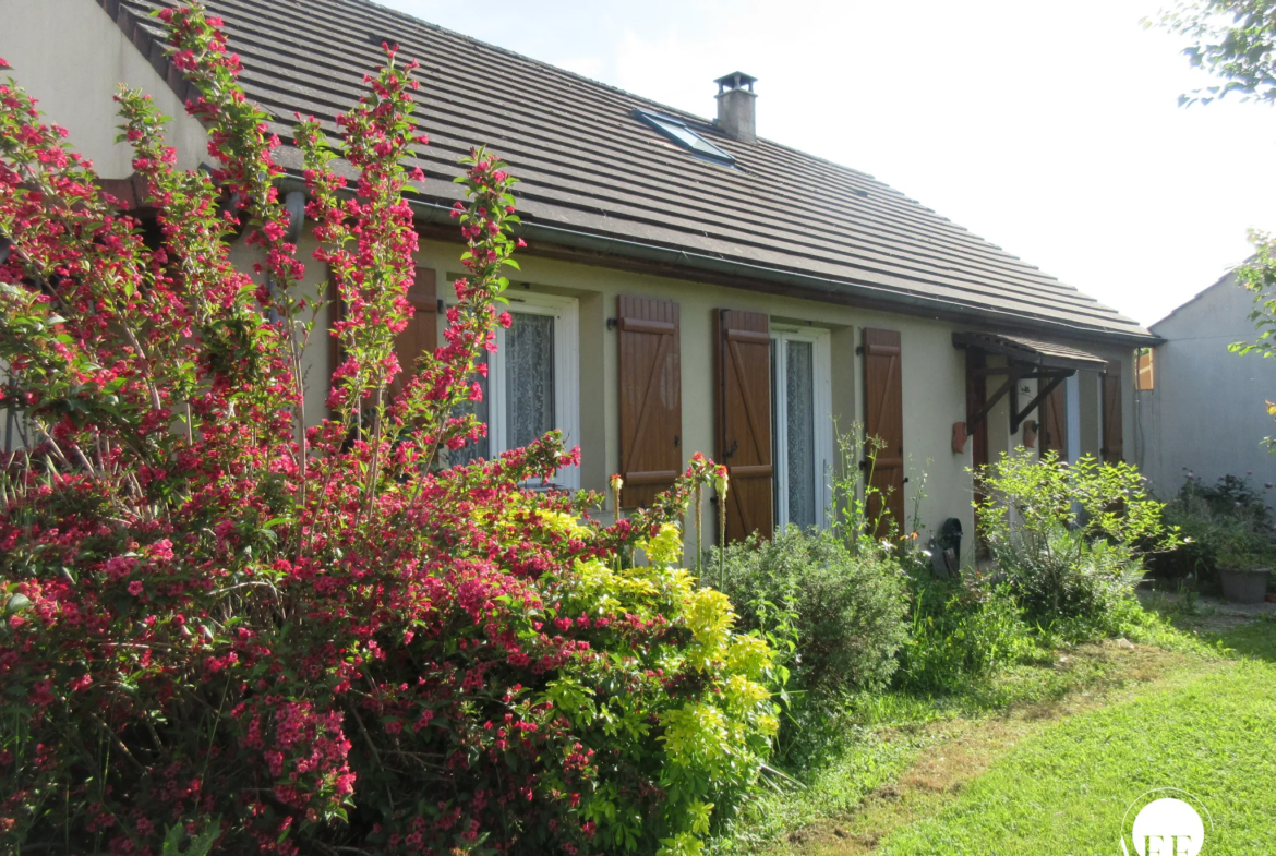 Spacious Pavilion in MOUROUX with Garage 