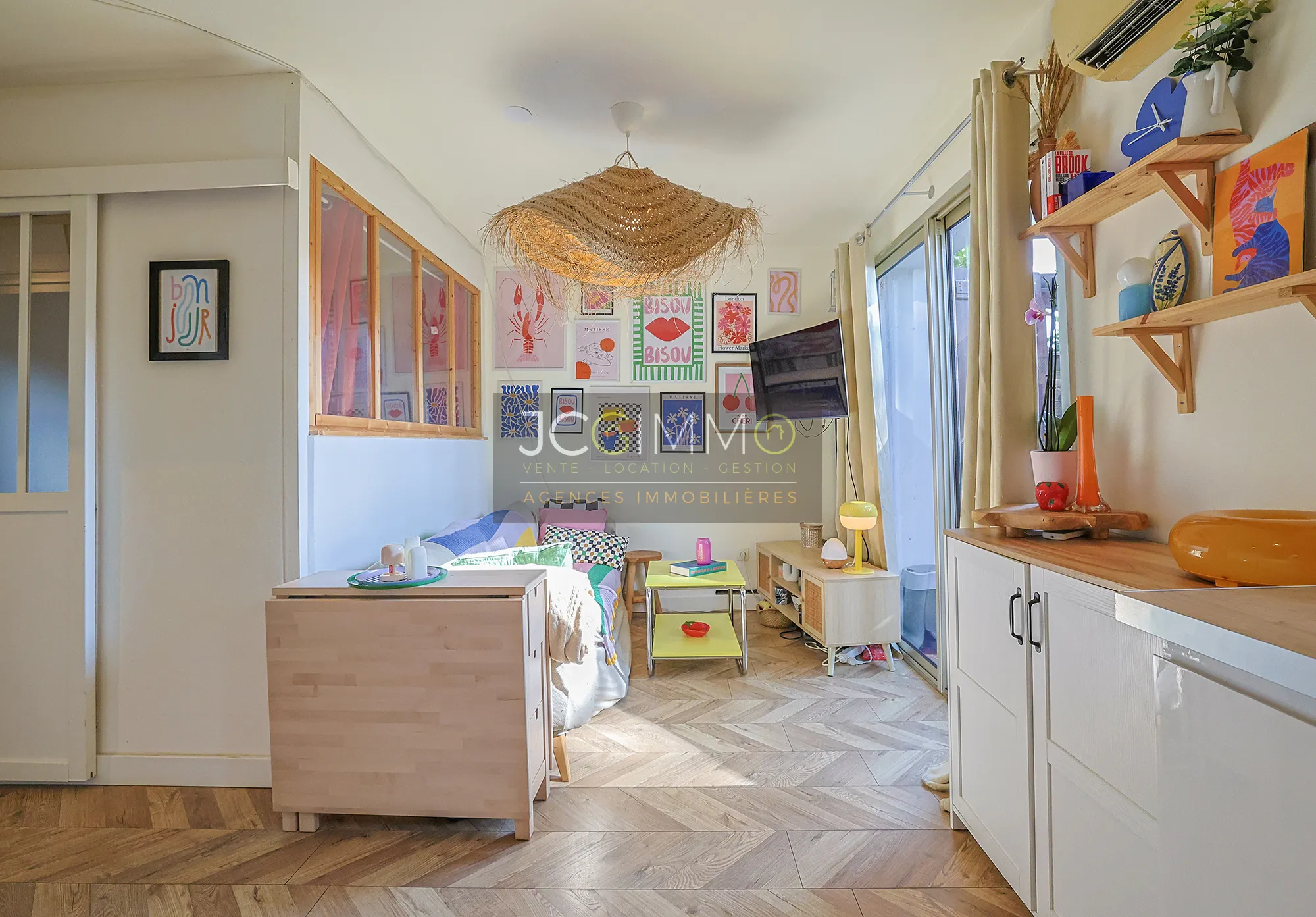 Rez de jardin rénové 26 m2 secteur COSTEBELLE + cave à Hyeres 