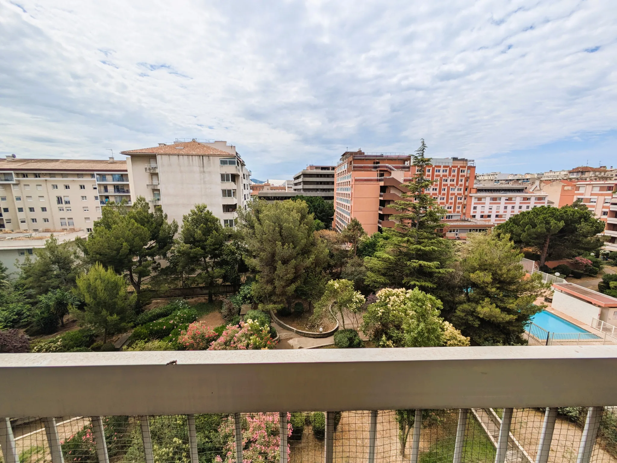 Appartement T3/4 avec Balcon et Parking à Marseille 