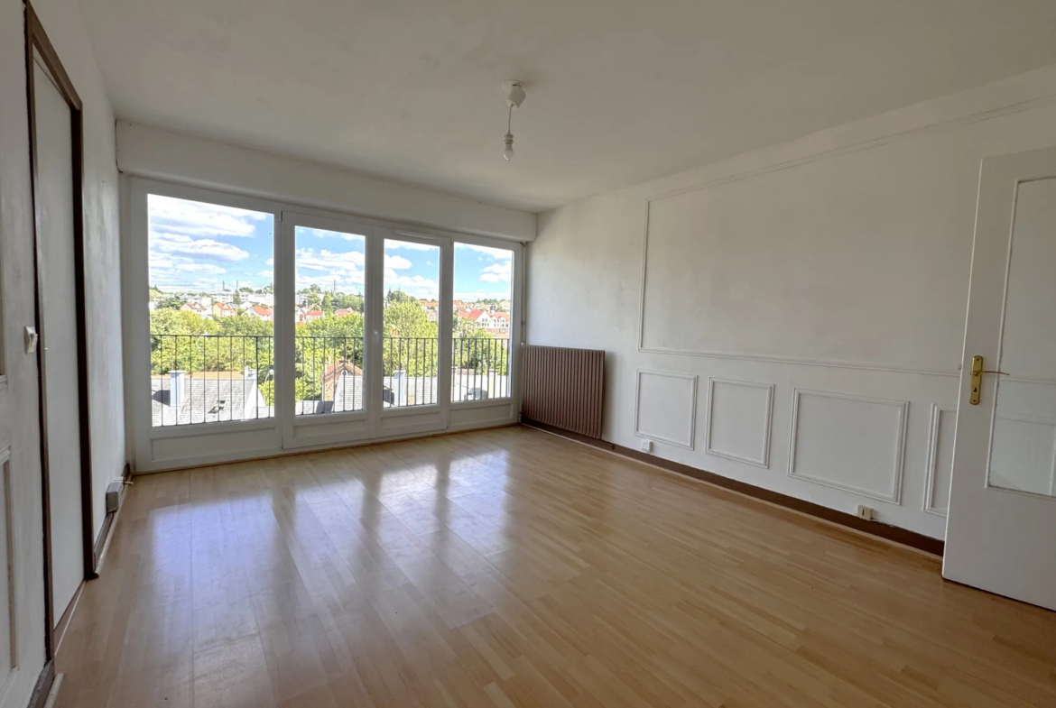 Appartement 4 Pièces avec Balcon à PALAISEAU-VILLEBON 