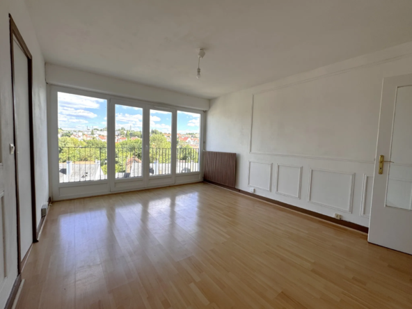 Appartement 4 Pièces avec Balcon à PALAISEAU-VILLEBON