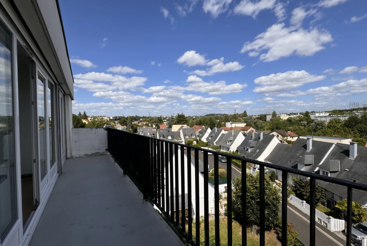 Appartement 4 Pièces avec Balcon à PALAISEAU-VILLEBON 