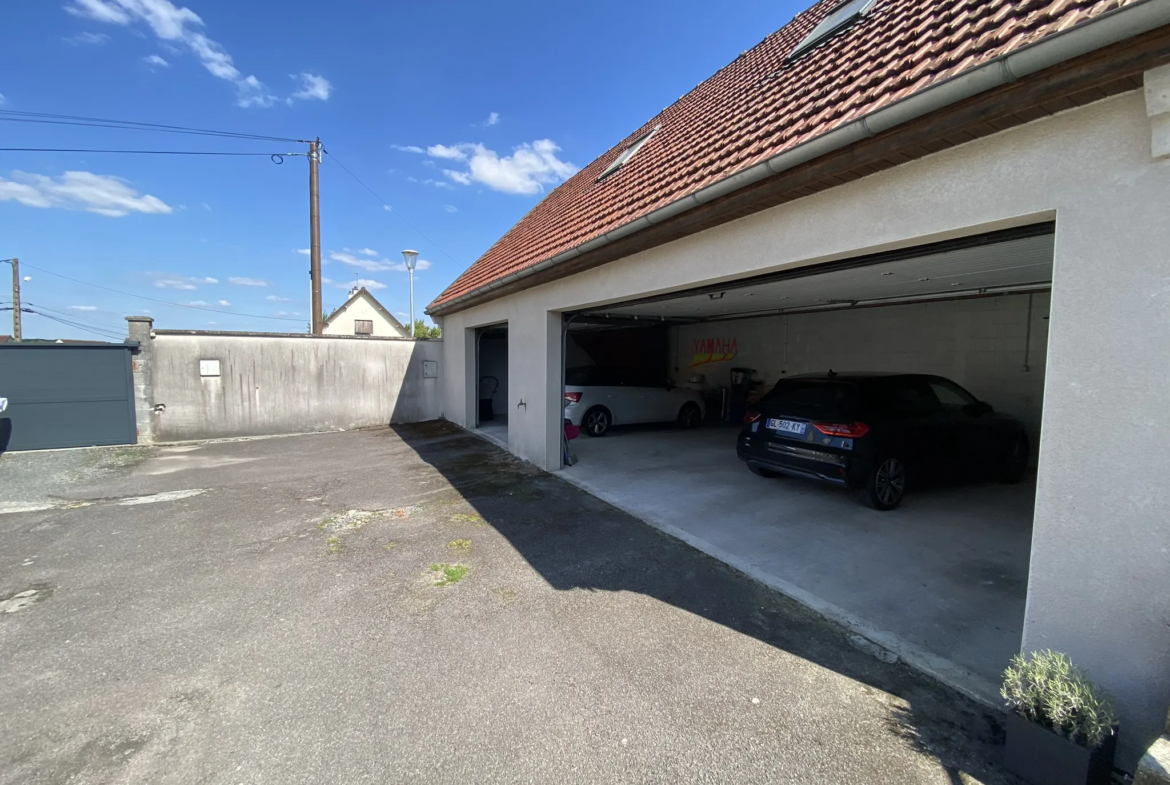 Maison à Erquery avec Garage et Potentiel d'Aménagement 