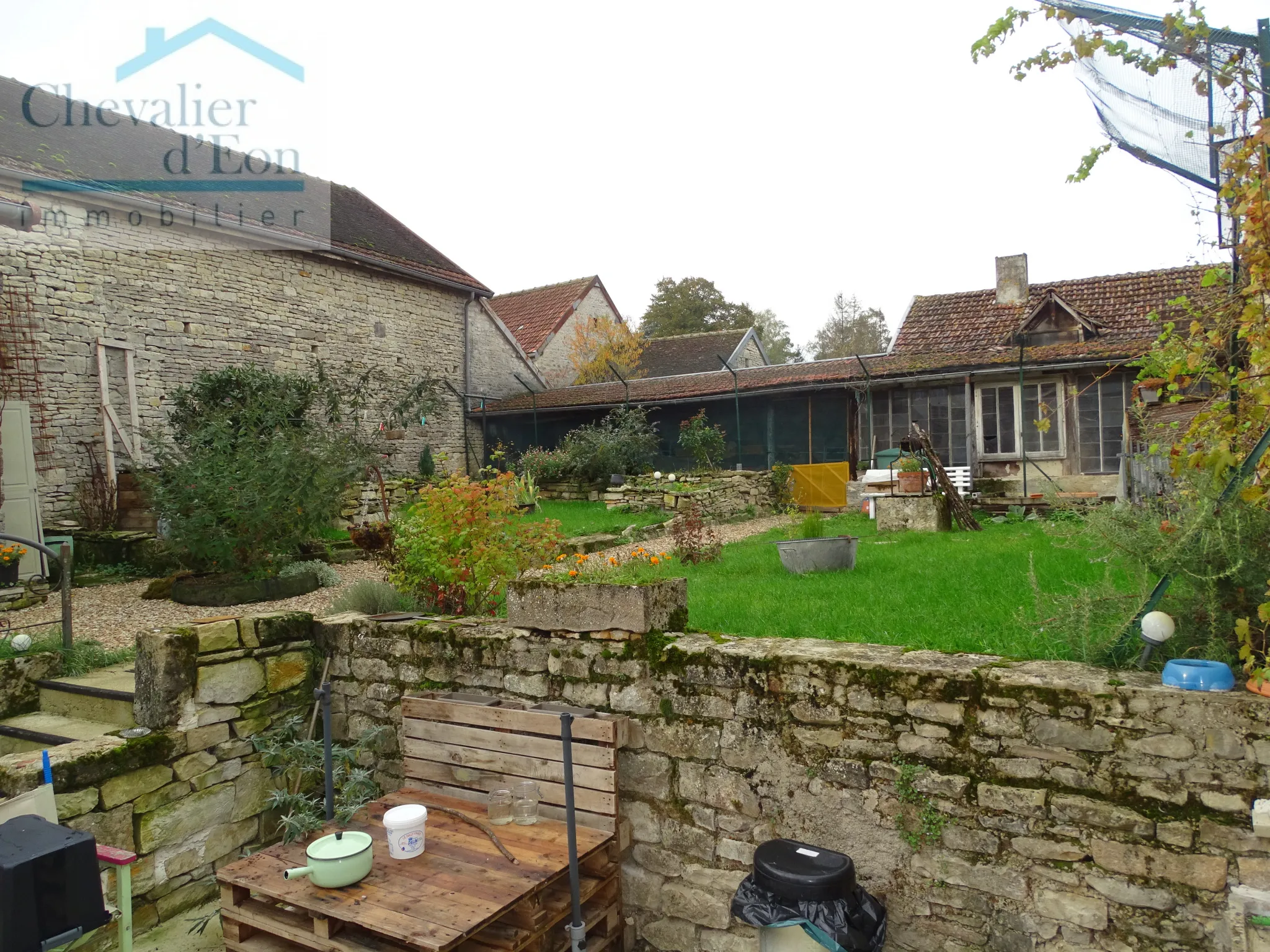 Maison de campagne SENNEVOY LE HAUT rénovée belles prestations, jardin sans vis-à-vis 