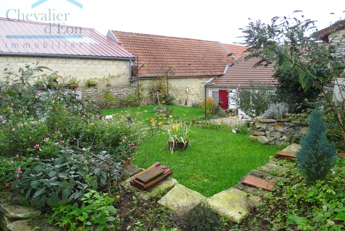 Maison de campagne SENNEVOY LE HAUT rénovée belles prestations, jardin sans vis-à-vis 