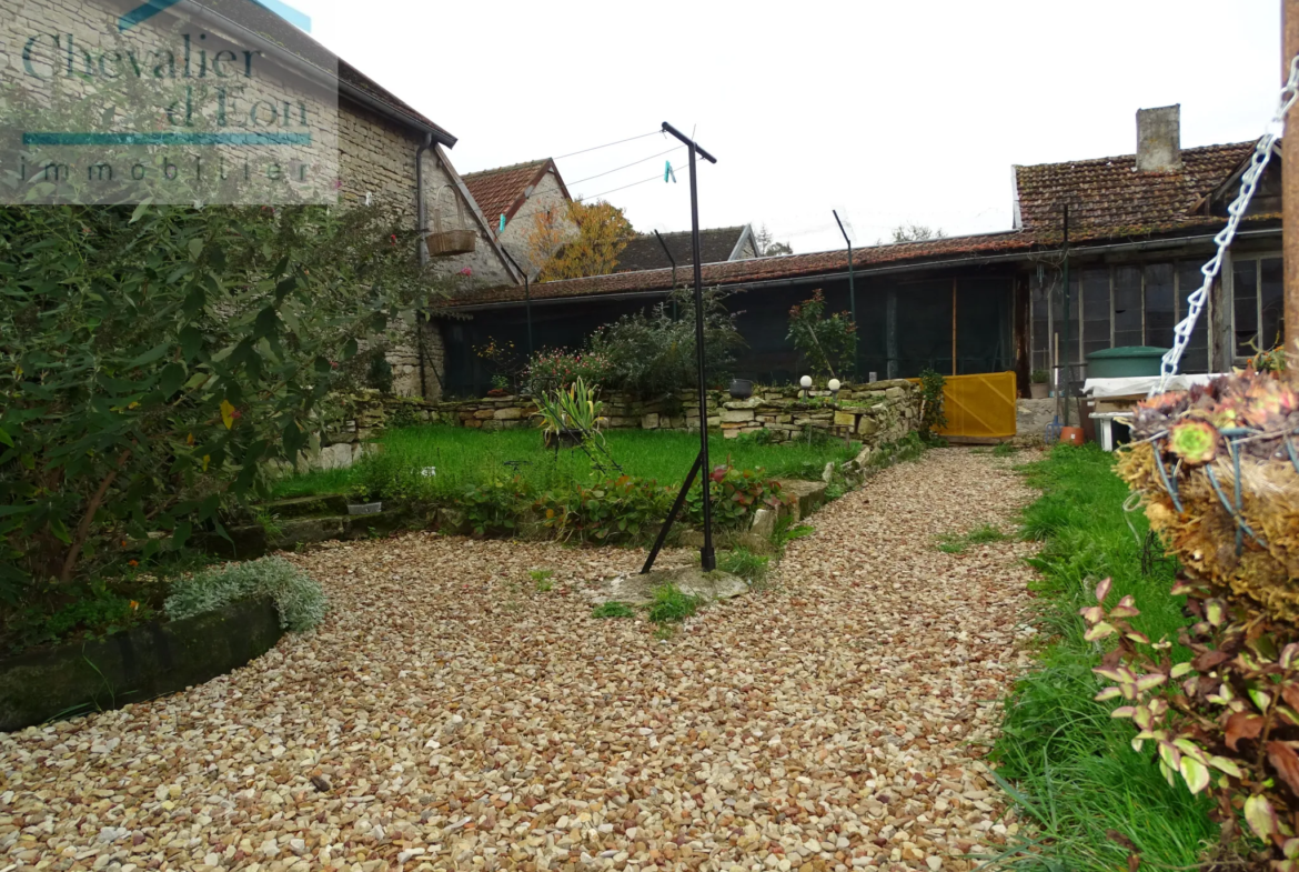 Maison de campagne SENNEVOY LE HAUT rénovée belles prestations, jardin sans vis-à-vis 