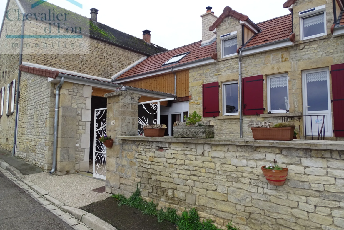 Maison de campagne SENNEVOY LE HAUT rénovée belles prestations, jardin sans vis-à-vis 