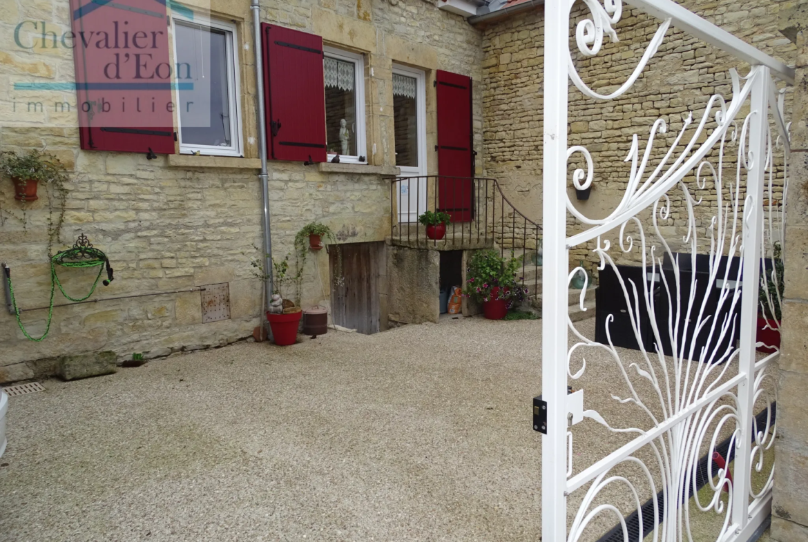 Maison de campagne SENNEVOY LE HAUT rénovée belles prestations, jardin sans vis-à-vis 