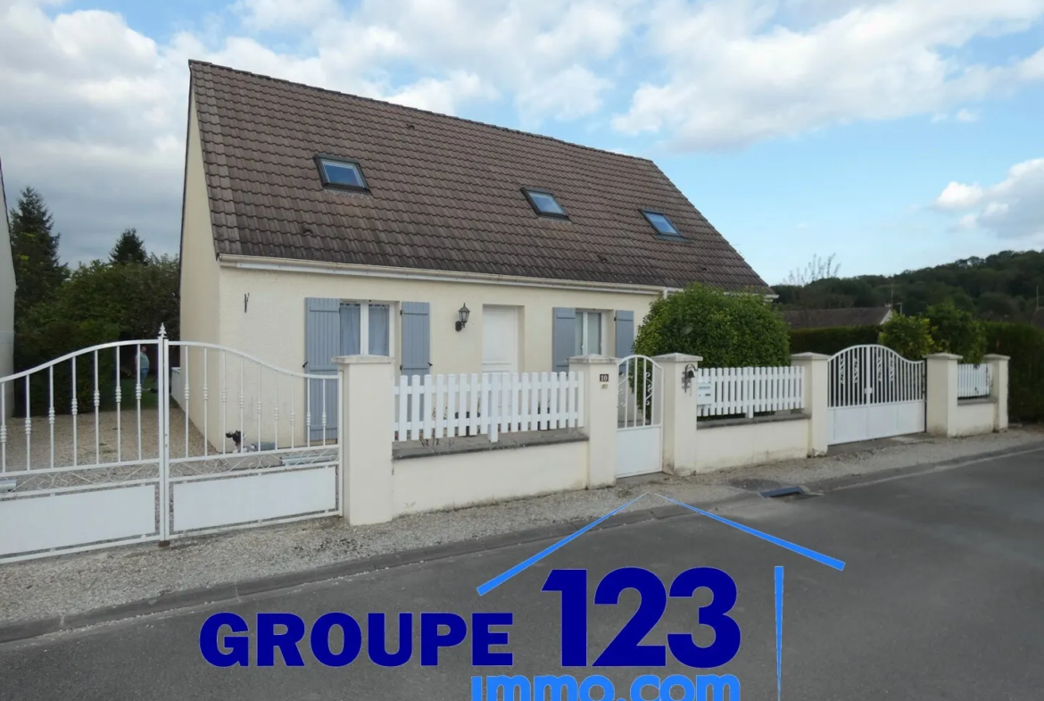 Maison Familiale à TURNY avec Terrasse et Piscine 