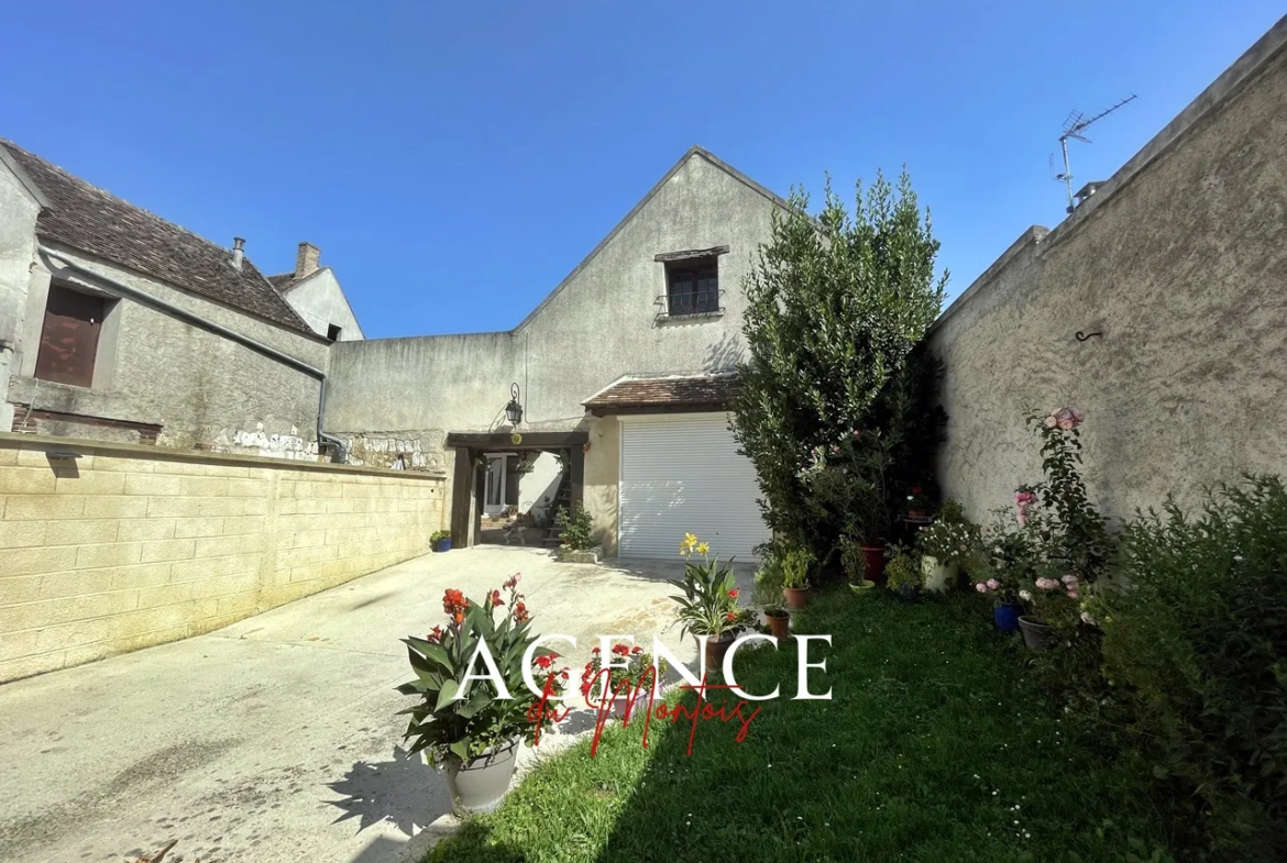 Fermette en région de Sergines avec jardin clos 