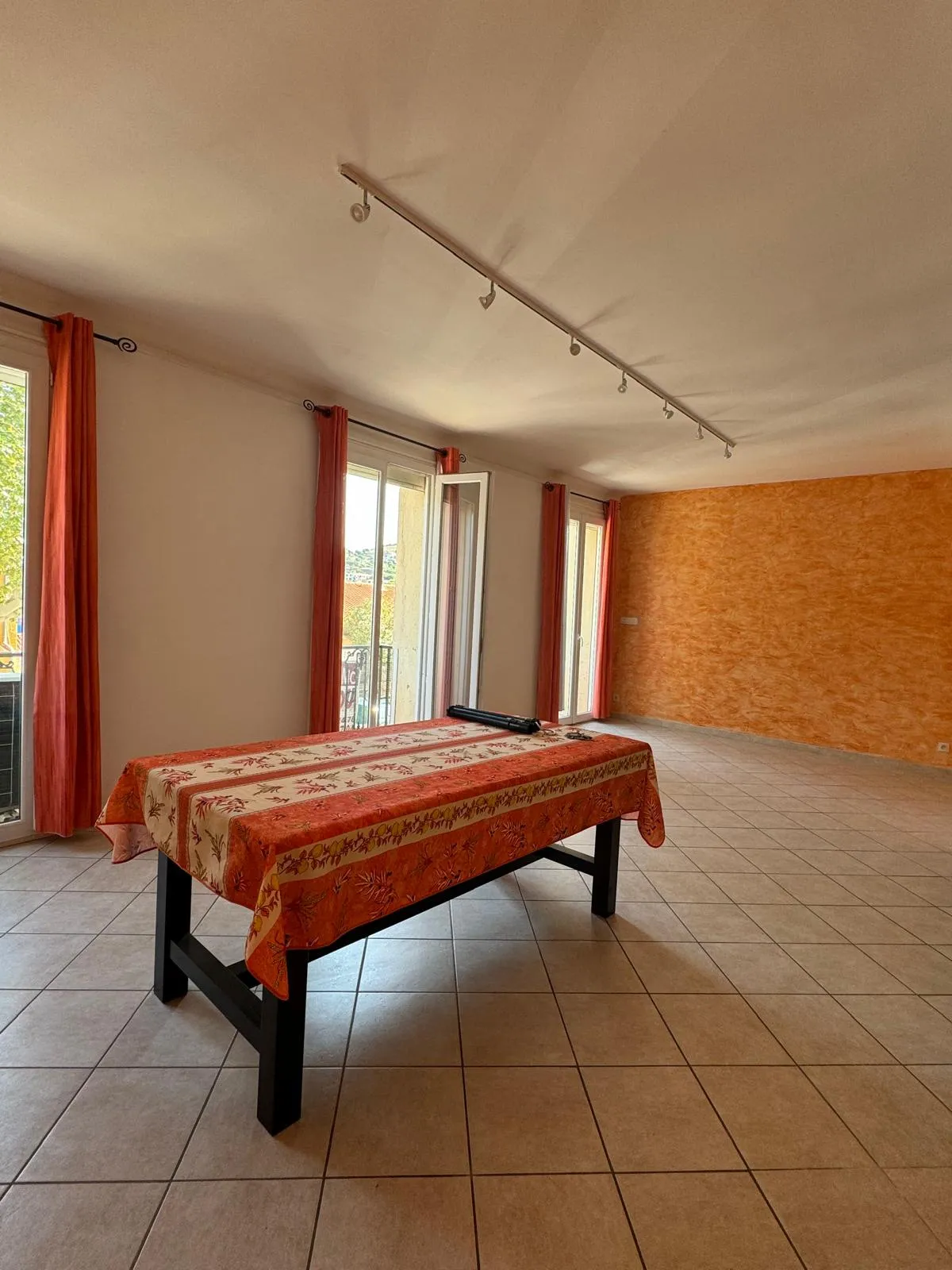 Appartement T3 rénové à Port-Vendres 