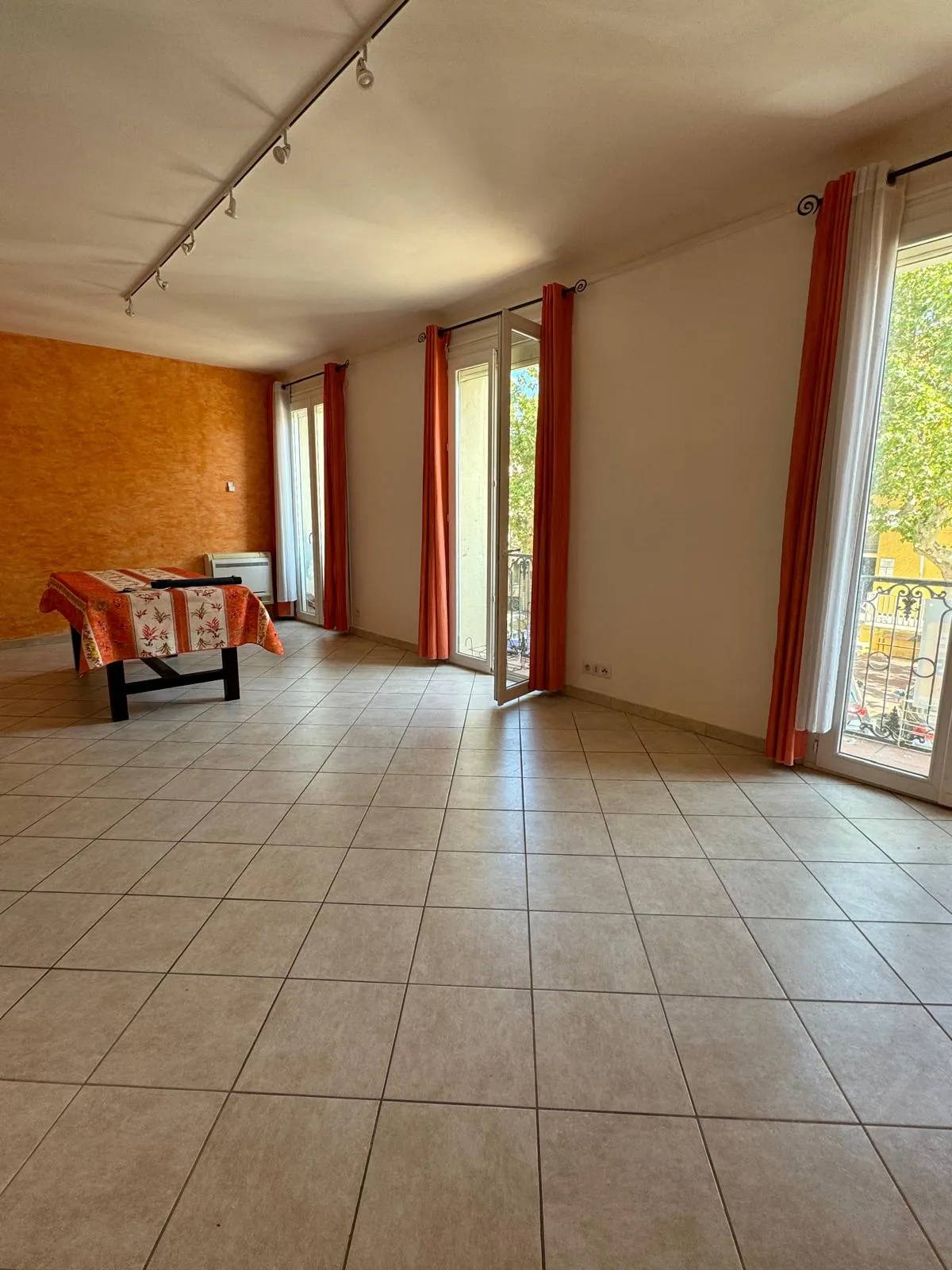 Appartement T3 rénové à Port-Vendres 