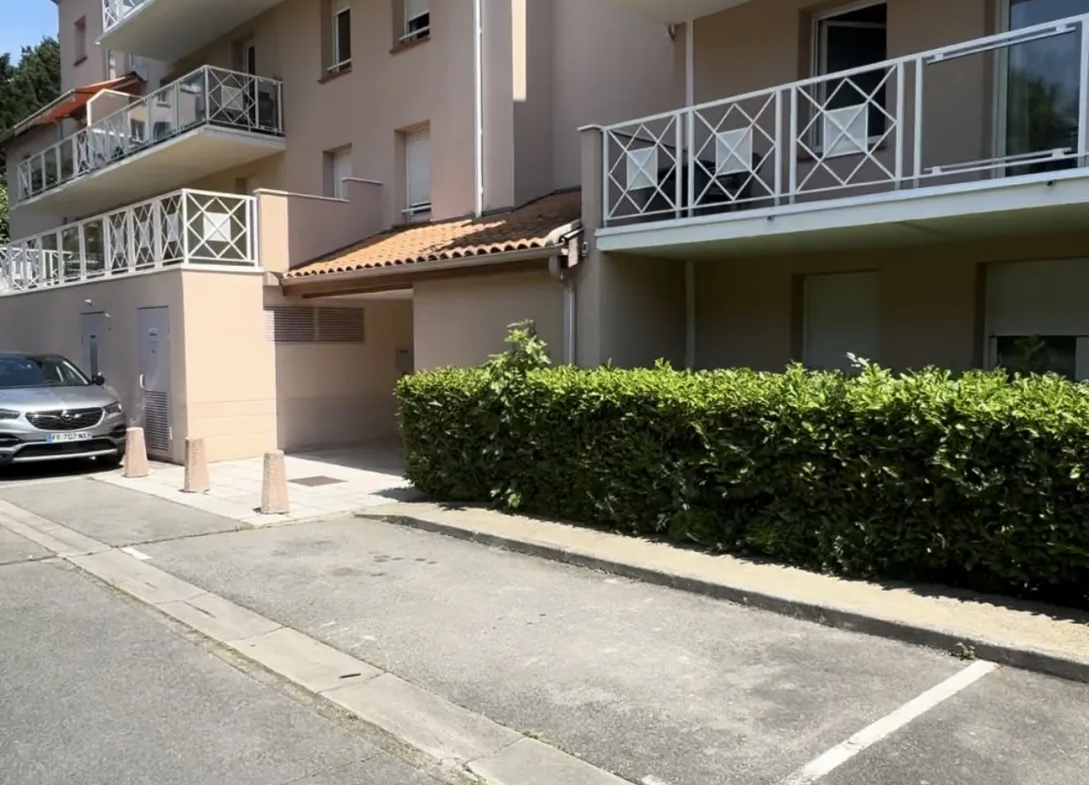 Studio Lumineux avec Balcon et Parking à Toulouse 