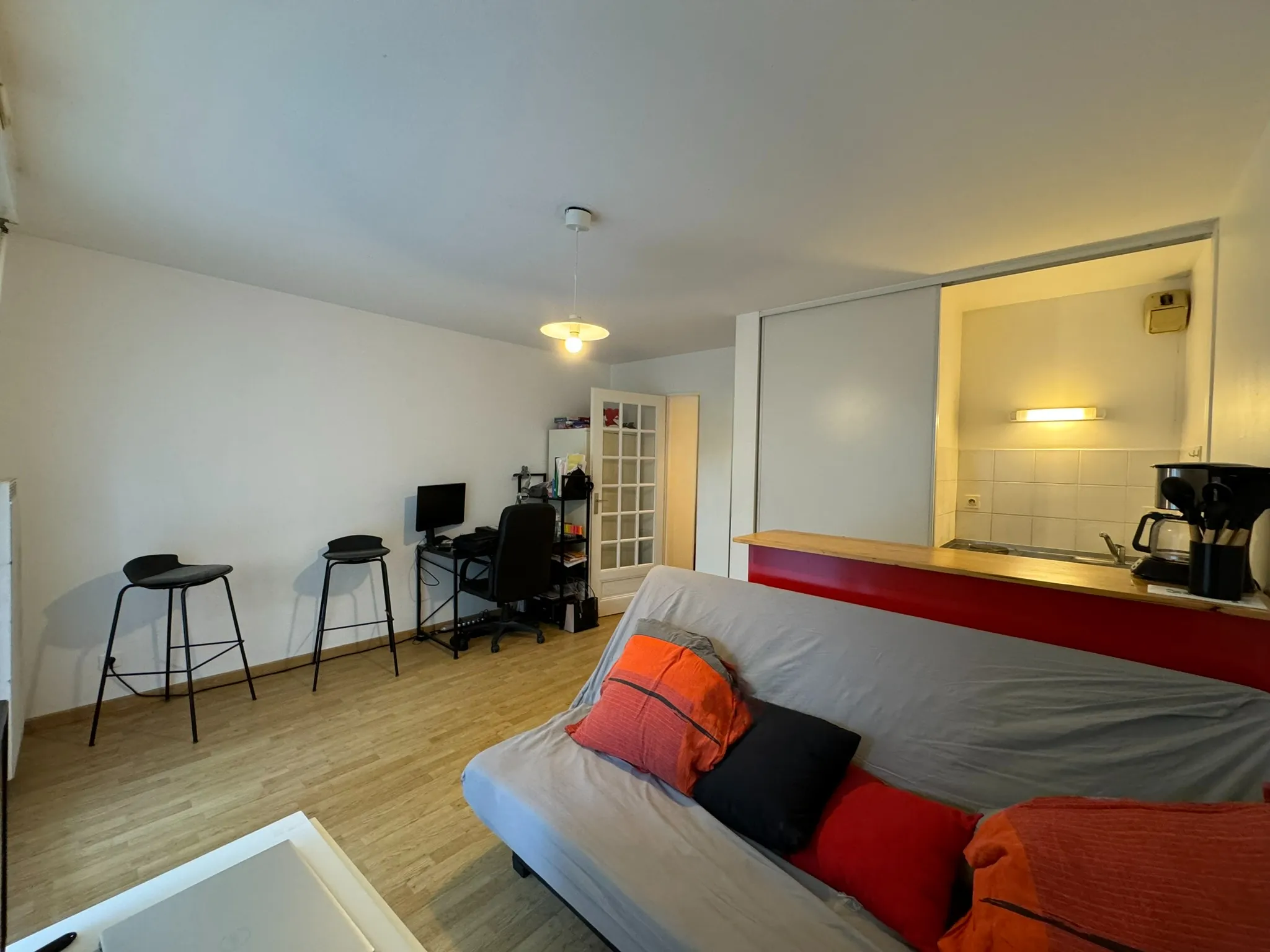 Studio Lumineux avec Balcon et Parking à Toulouse 