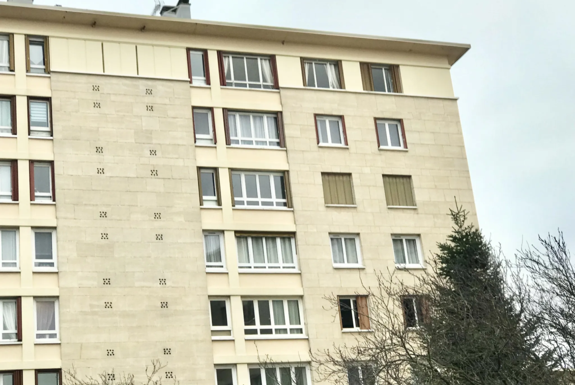 Appartement Lumineux 4 Pièces à Mantes la Jolie - Vue sur Collégiale 