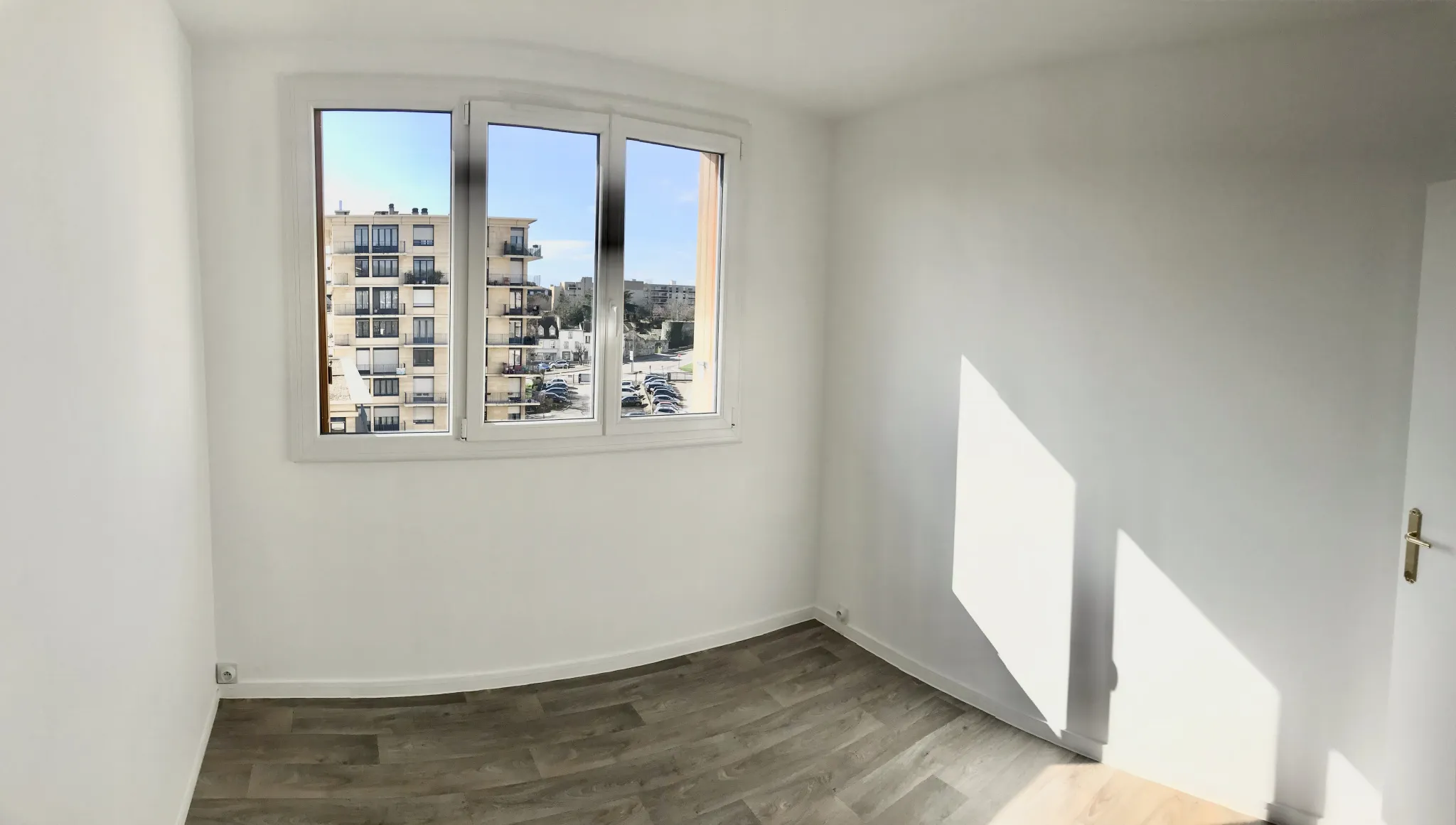 Appartement Lumineux 4 Pièces à Mantes la Jolie - Vue sur Collégiale 