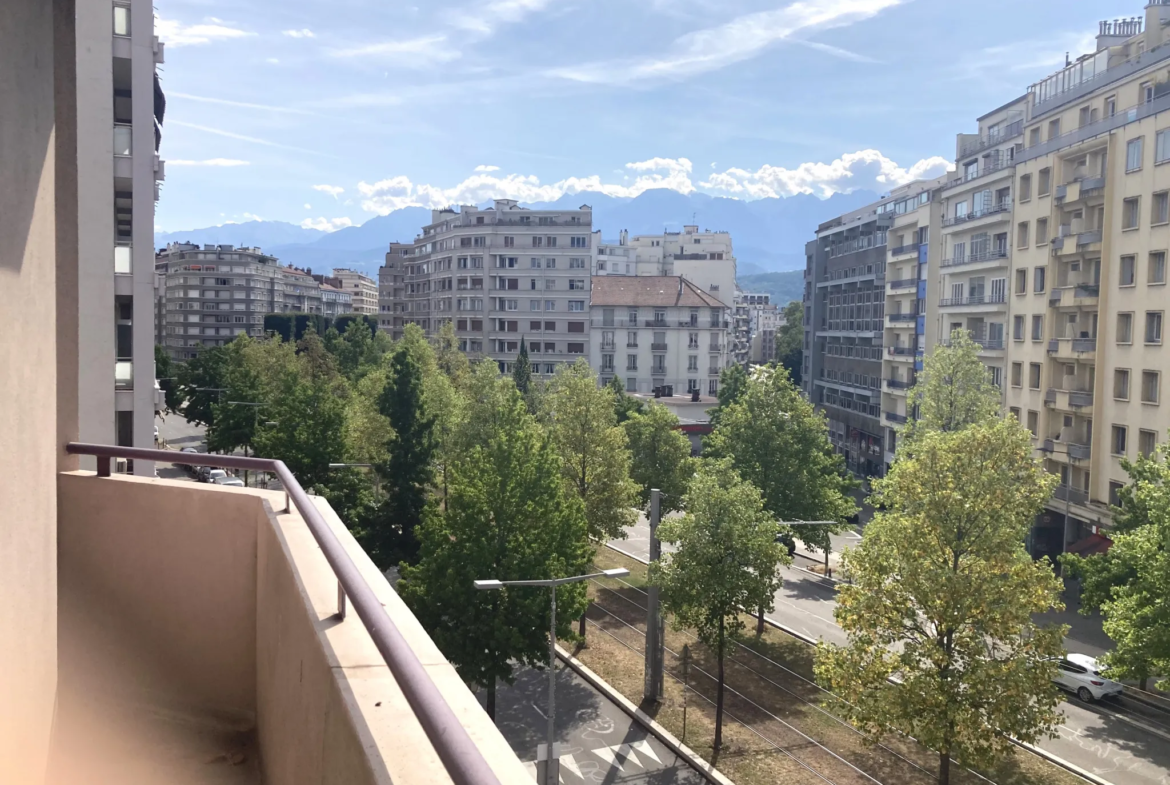 Appartement 3 pièces avec vue sud à Grenoble 