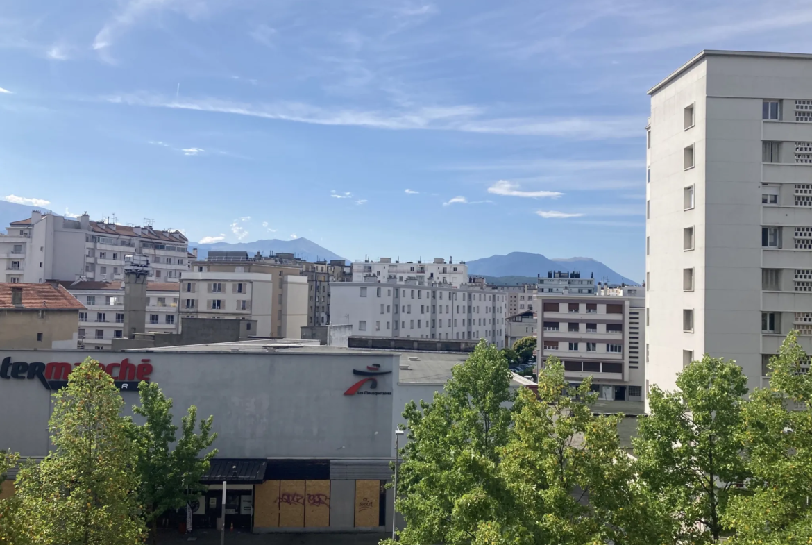 Appartement 3 pièces avec vue sud à Grenoble 