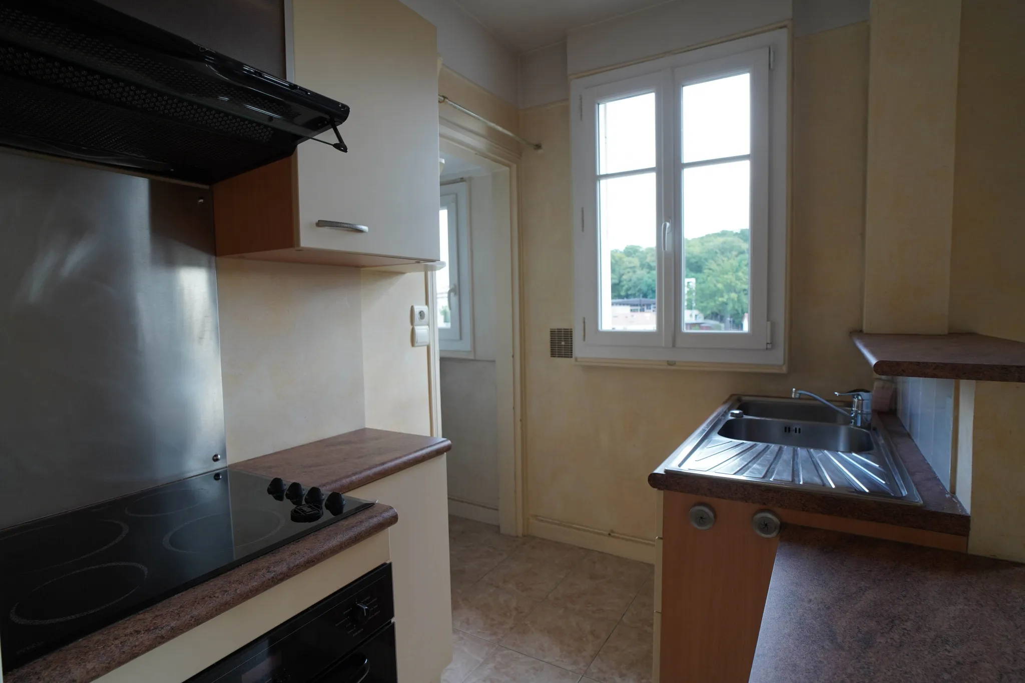 Appartement plein de charme à Chaville avec 1 chambre 