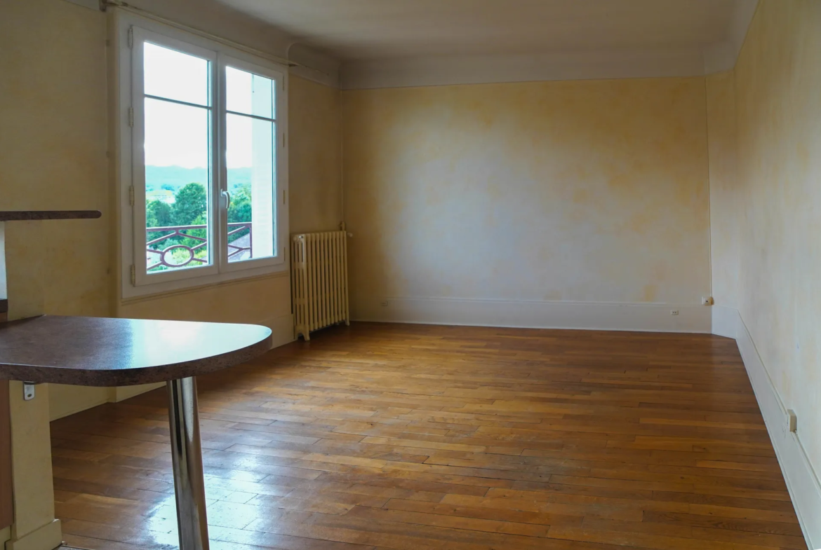 Appartement plein de charme à Chaville avec 1 chambre 