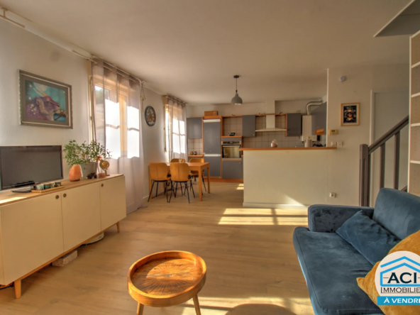 Bright T3 Duplex with Balcony, Cellar, and Garage in Saint Symphorien d'Ozon