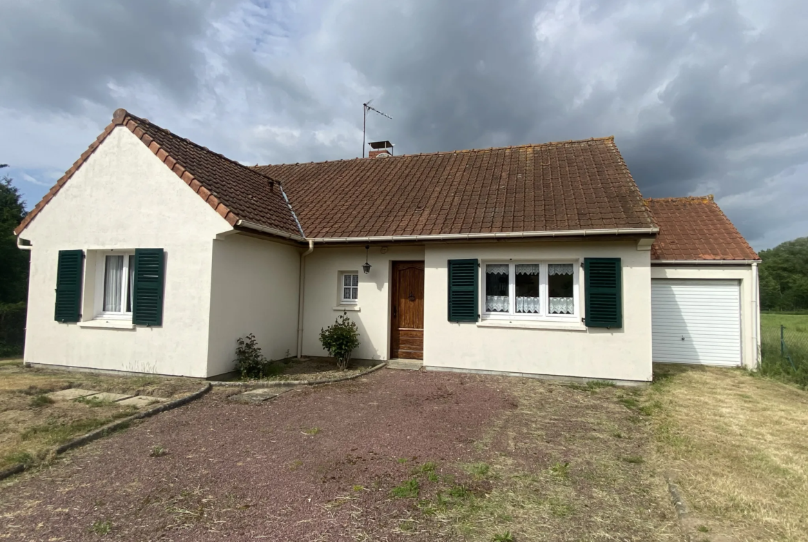 Maison de campagne de plain pied à rénover avec vue sur l'étang 