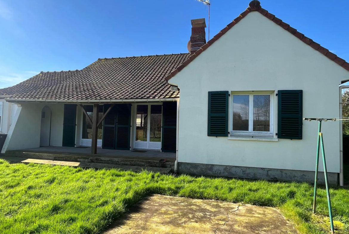 Maison de campagne de plain pied à rénover avec vue sur l'étang 