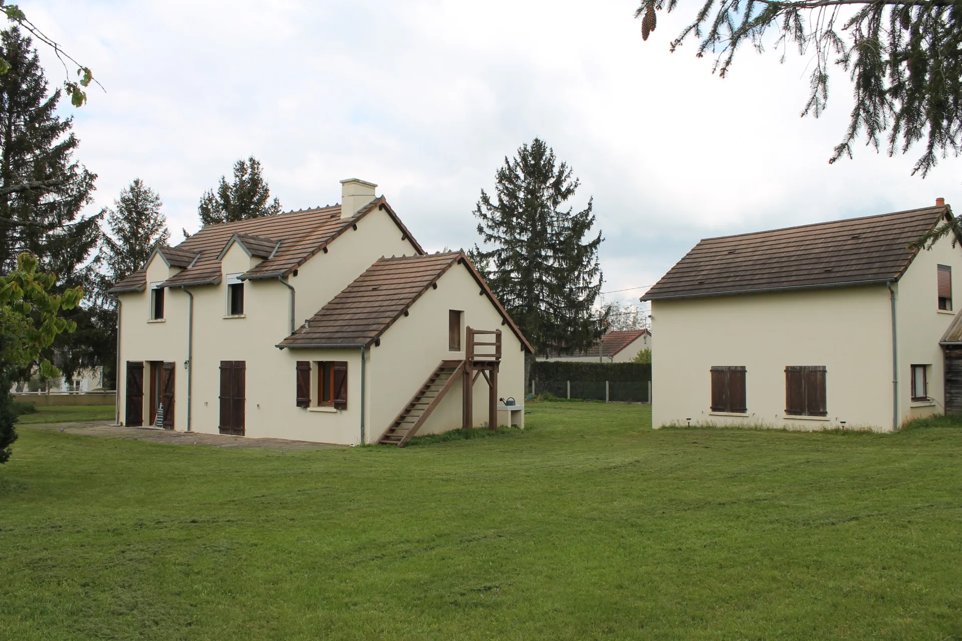 Maison spacieuse de 3 chambres avec jardin et garage à Chateaumeillant 