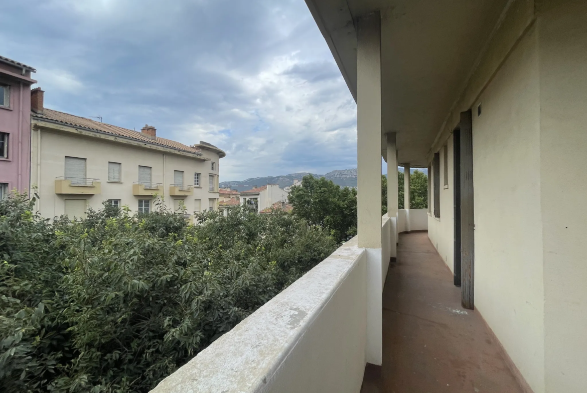 Appartement 2 pièces de 42m2 à Toulon Pont du Las 