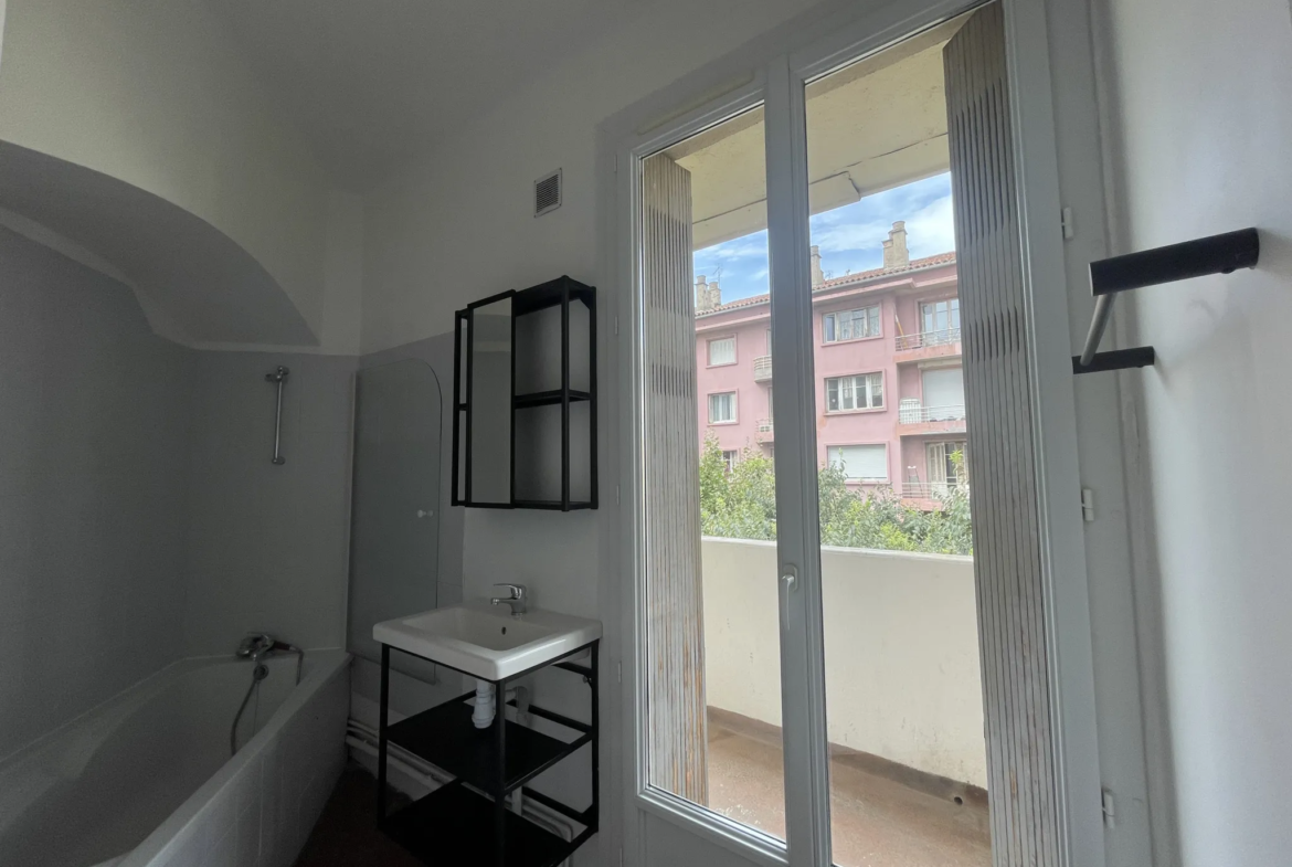 Appartement 2 pièces de 42m2 à Toulon Pont du Las 