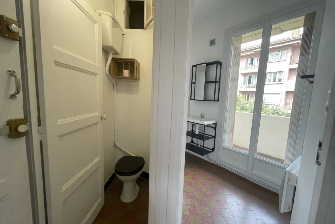 Appartement 2 pièces de 42m2 à Toulon Pont du Las 