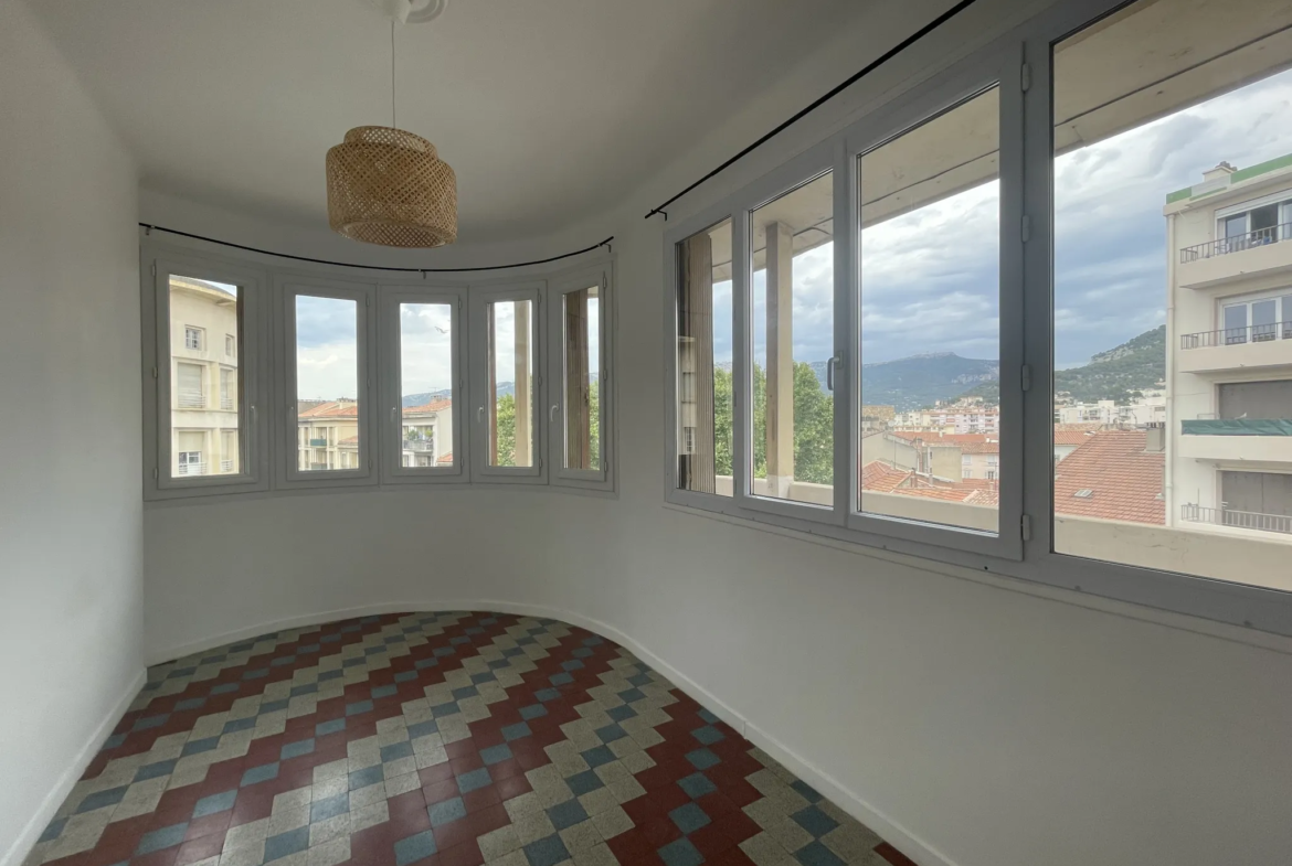 Appartement 2 pièces de 42m2 à Toulon Pont du Las 