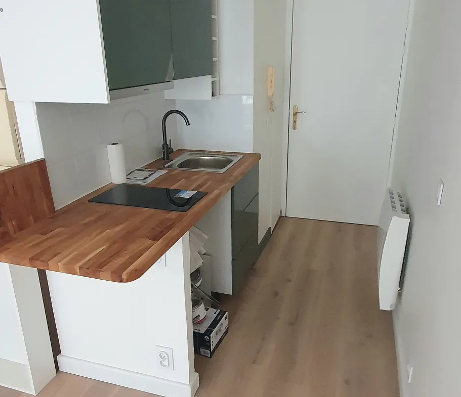 Studio rénové à vendre à Paris - 21,57 m2 