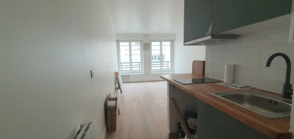 Studio rénové à vendre à Paris - 21,57 m2