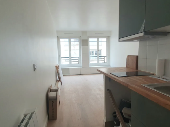 Studio rénové à vendre à Paris - 21,57 m2