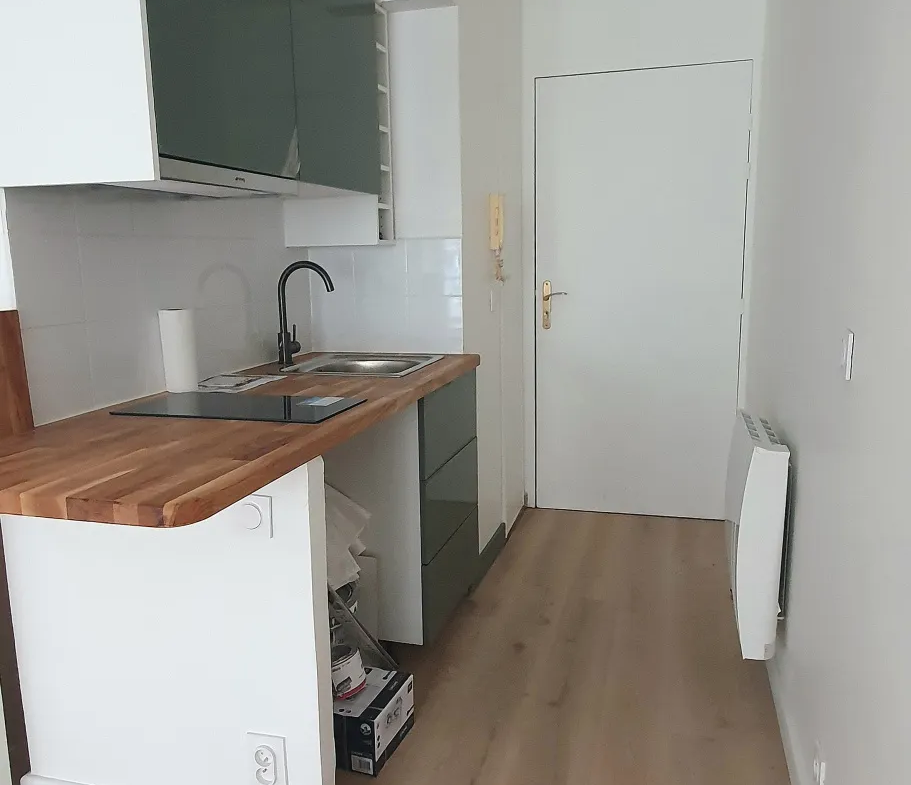 Studio rénové à vendre à Paris - 21,57 m2 